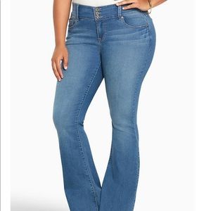 TORRID FLARED JEANS - LIGHT WASH (SHORT)
